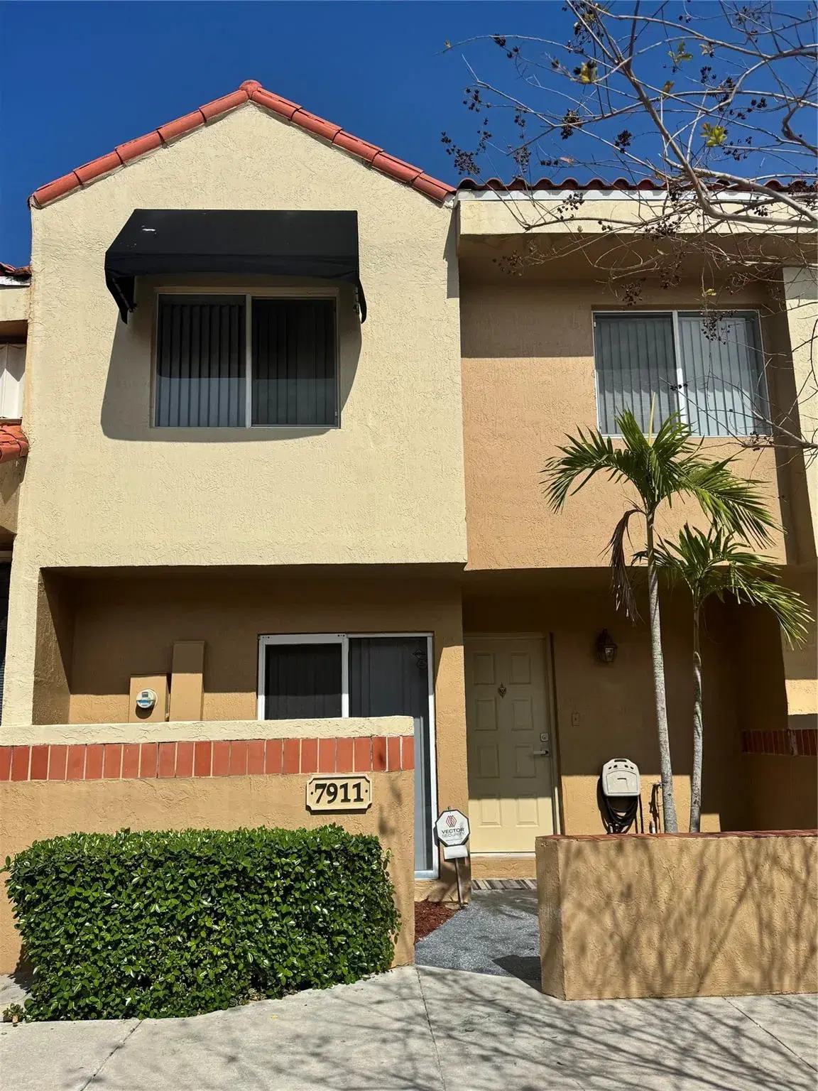 Picture of 7911 NW 7Th Ct 7911, Plantation, FL 33324