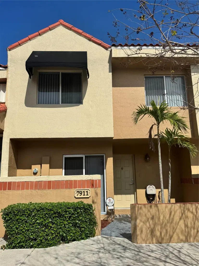 Picture of 7911 NW 7Th Ct 7911, Plantation FL 33324