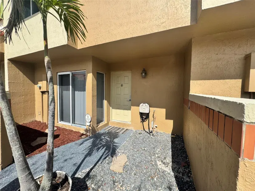 Picture of 7911 NW 7Th Ct 7911, Plantation FL 33324
