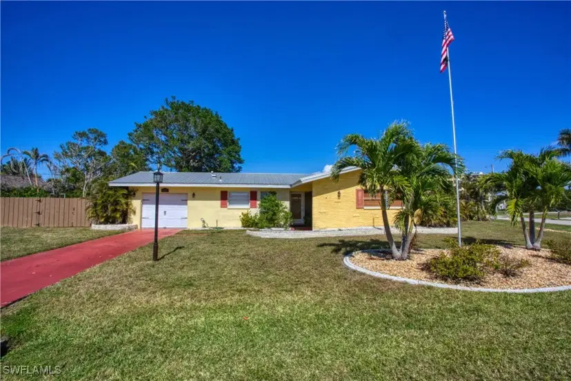 Picture of 1739 Sandy Cir, Cape Coral FL 33904