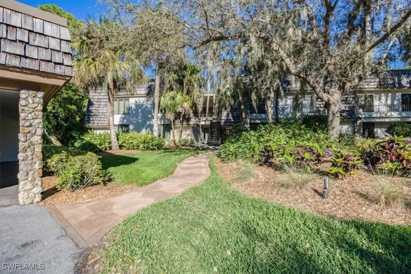 Picture of 105 Clubhouse Dr D155, Naples FL 34105