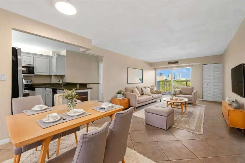 Picture of 1625 SE 10Th Ave 608, Fort Lauderdale FL 33316