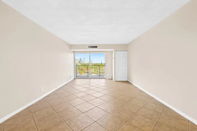 Picture of 1625 SE 10Th Ave 608, Fort Lauderdale FL 33316