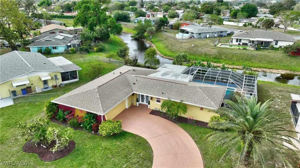 Picture of 139 W Lake Dr, Lehigh Acres, FL 33936