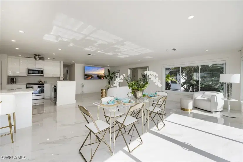 Picture of 16 Knights Bridge Rd A48, Naples FL 34112