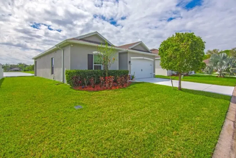 Picture of 5317 Oakland Lake Circle, Fort Pierce FL 34951
