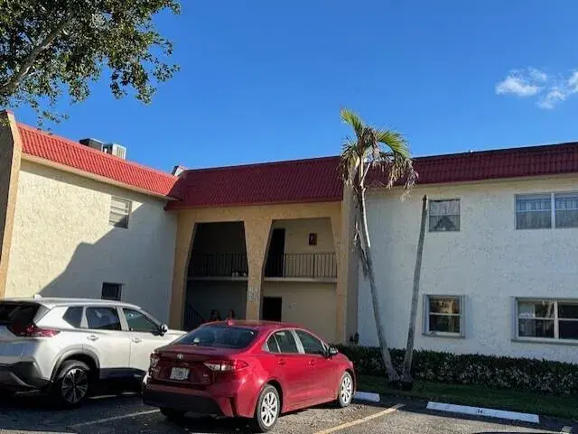 Picture of 190 Lake Dora Drive 190, West Palm Beach, FL 33411