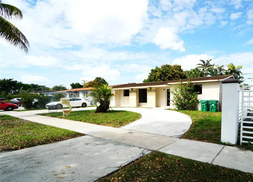 Picture of 5785 NW 113Th Ter, Hialeah FL 33012