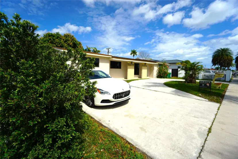 Picture of 5785 NW 113Th Ter, Hialeah FL 33012