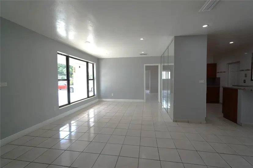 Picture of 5785 NW 113Th Ter, Hialeah FL 33012