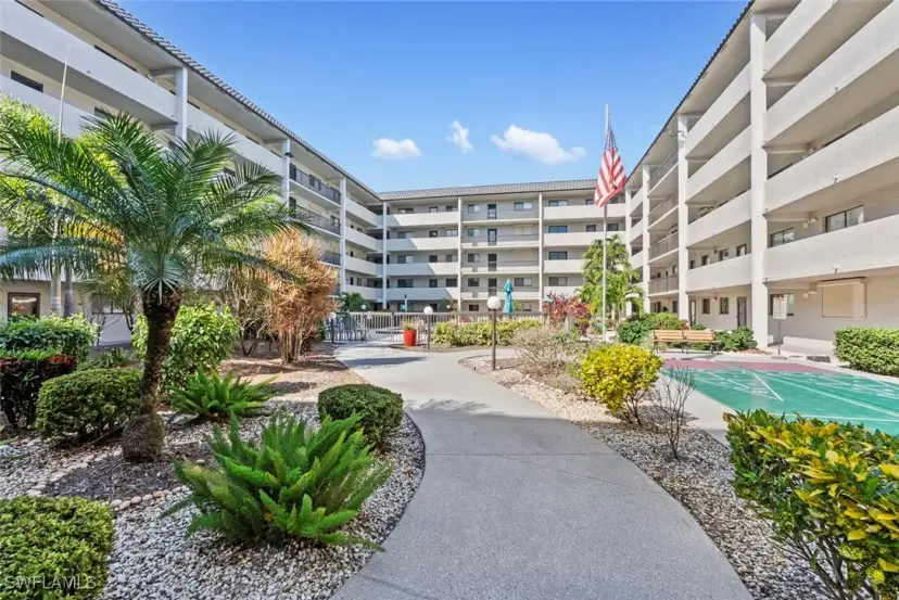 Picture of 2121 Collier Ave 105, Fort Myers FL 33901
