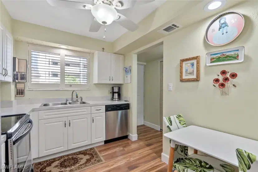 Picture of 2121 Collier Ave 105, Fort Myers FL 33901