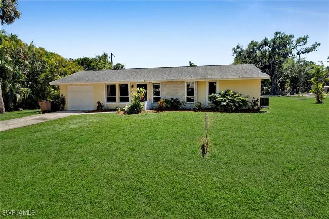 Picture of 211 Labelle Ave, Fort Myers, FL 33905