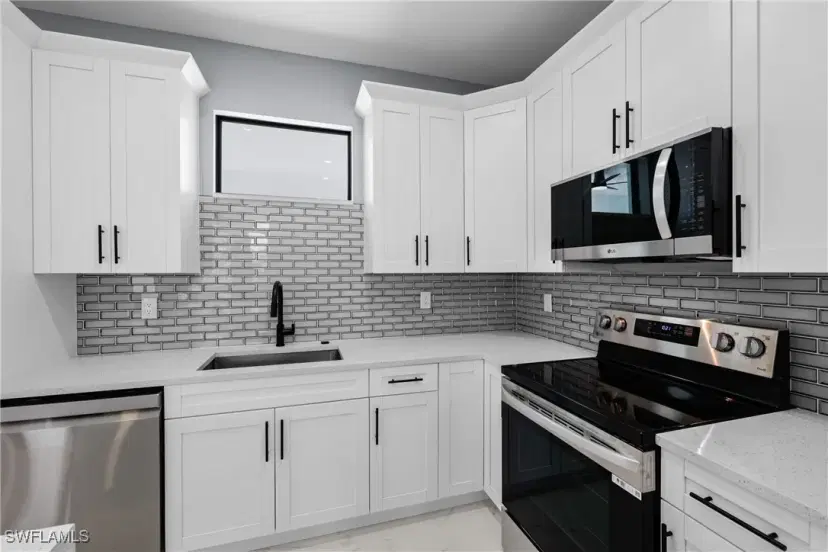 Picture of 632 NW 2Nd St, Cape Coral FL 33993