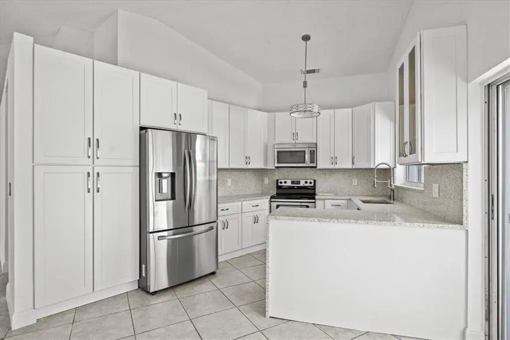 Picture of 1975 NW 191 Ave, Pembroke Pines, FL 33029