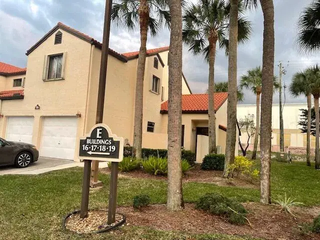 Picture of 16 Via De Casas Sur 104, Boynton Beach, FL 33426