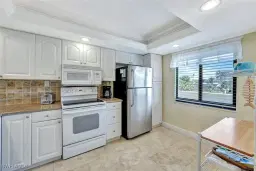 Picture of 979 E Gulf Dr D452, Sanibel, FL 33957