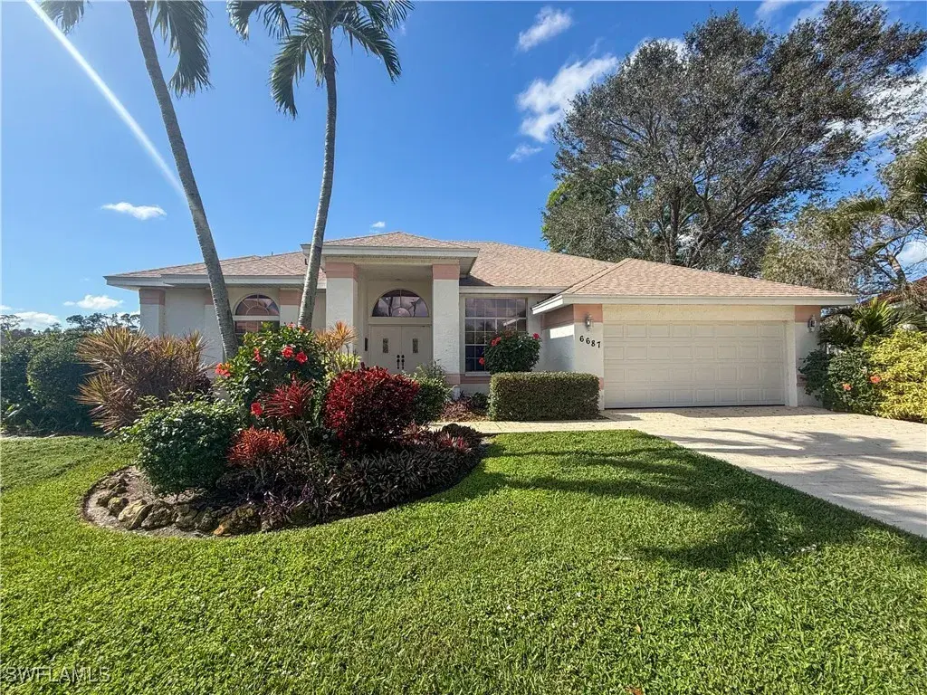 Picture of 6687 Huntley Ln S, Naples, FL 34104