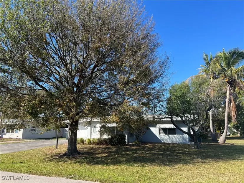 Picture of 1449 Collins Rd, Fort Myers FL 33919