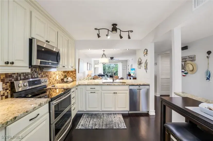 Picture of 3061 Sandpiper Bay Cir J202, Naples FL 34112