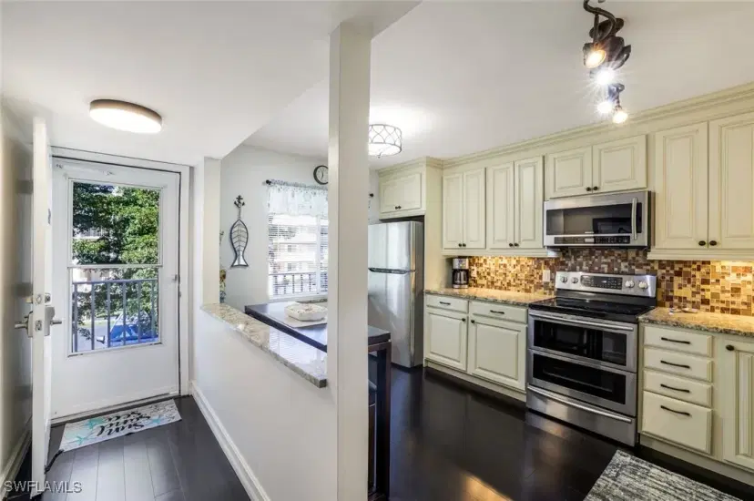 Picture of 3061 Sandpiper Bay Cir J202, Naples FL 34112