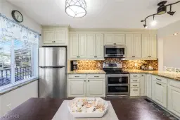 Picture of 3061 Sandpiper Bay Cir J202, Naples, FL 34112