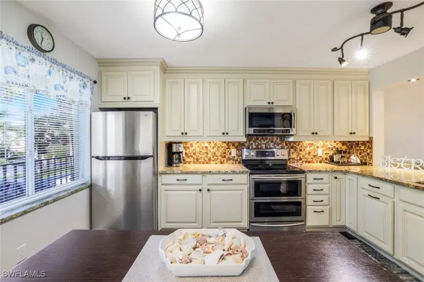 Picture of 3061 Sandpiper Bay Cir J202, Naples FL 34112