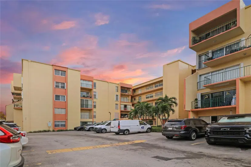 Picture of 4490 W 19Th Ct 113, Hialeah FL 33012