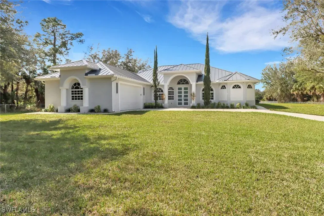 Picture of 1687 Everglades Blvd S, Naples, FL 34117