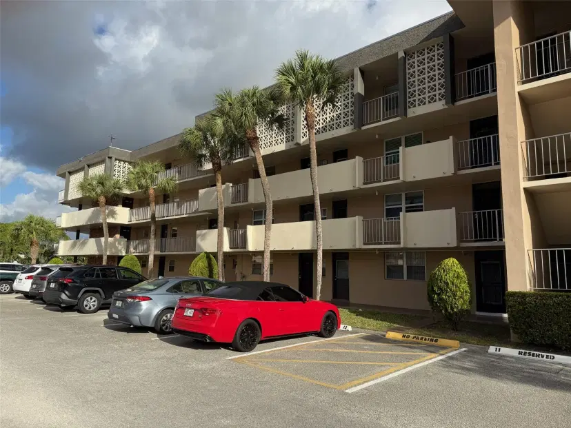 Picture of 3051 NW 46Th Ave 308, Lauderdale Lakes FL 33313