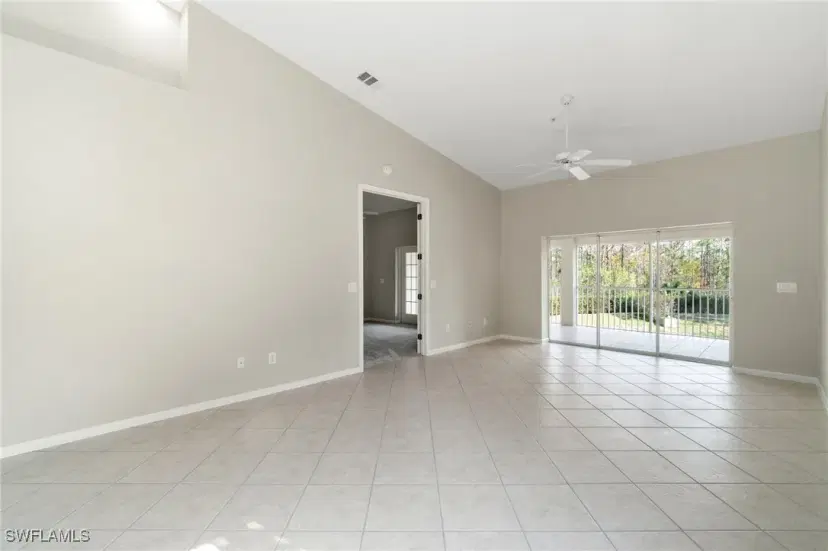 Picture of 14550 Red Fox Run 414, Naples FL 34110