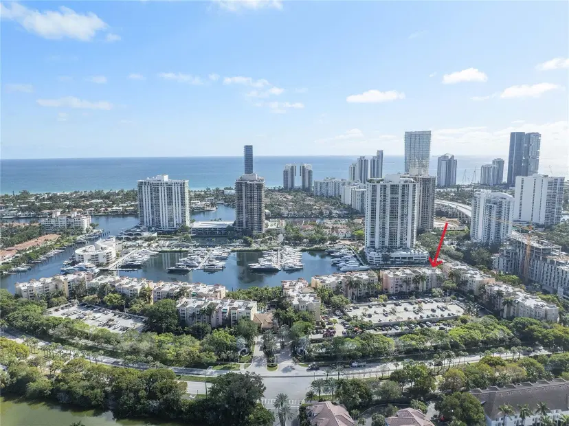 Picture of 19601 E Country Club Dr 7-108, Aventura FL 33180