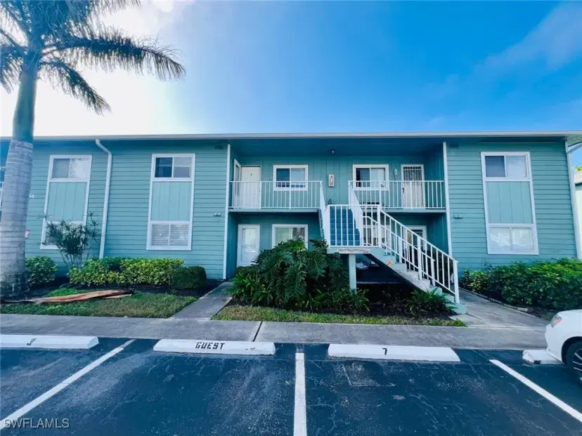 Picture of 134 Cypress Way E 3, Naples FL 34110