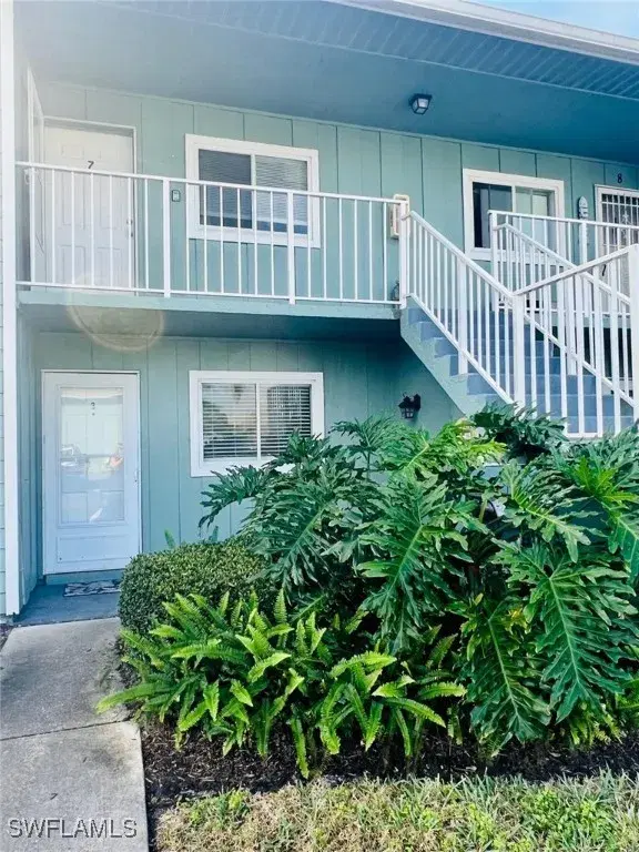 Picture of 134 Cypress Way E 3, Naples FL 34110