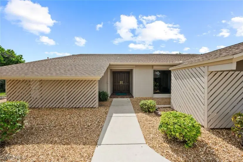 Picture of 872 S Town And River Dr, Fort Myers FL 33919