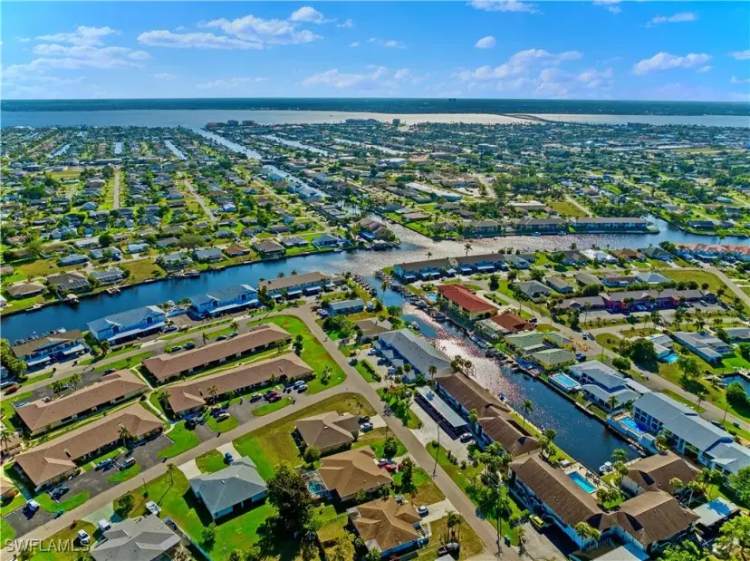 Picture of 1102 SE 39Th Ter 101, Cape Coral FL 33904