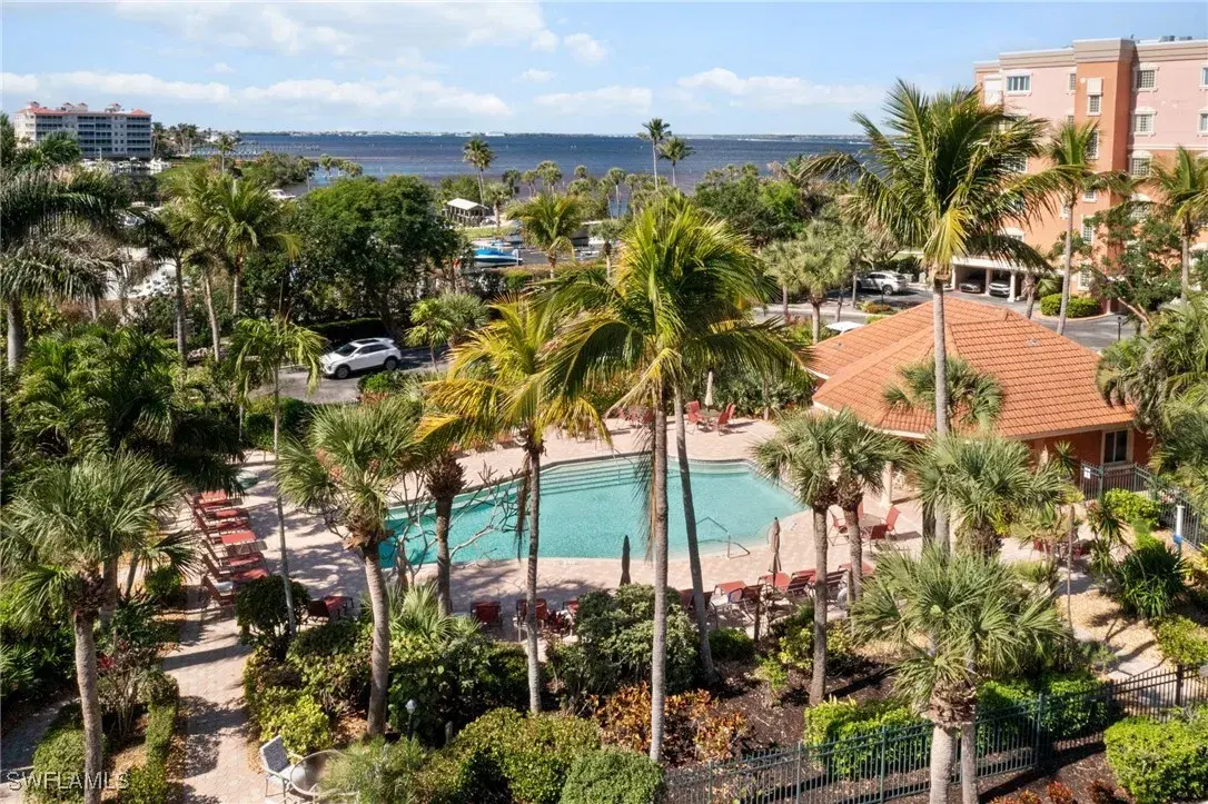 Picture of 14815 Laguna Dr 702, Fort Myers, FL 33908