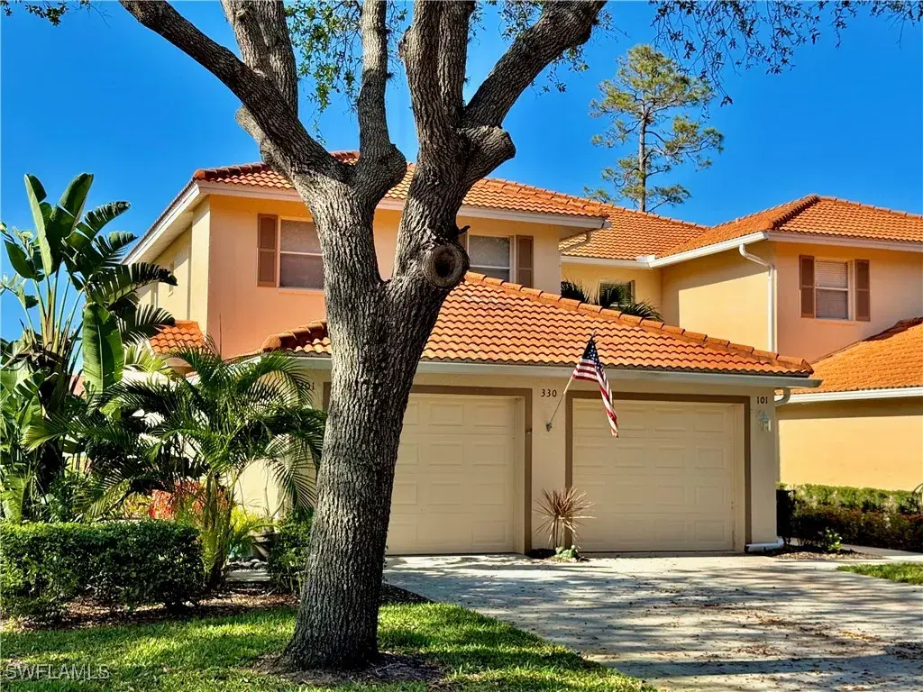 Picture of 330 Robin Hood Cir 201, Naples, FL 34104