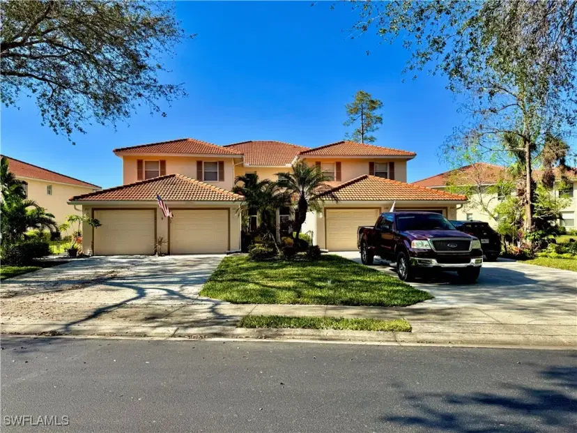 Picture of 330 Robin Hood Cir 201, Naples FL 34104