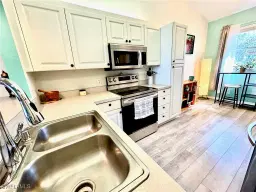 Picture of 330 Robin Hood Cir 201, Naples, FL 34104