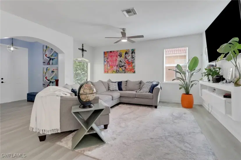 Picture of 1581 Birdie Dr, Naples FL 34120