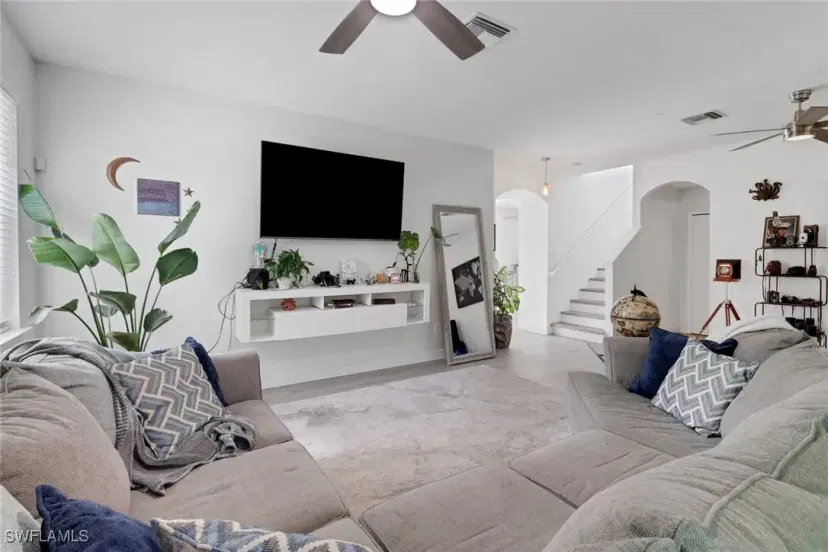 Picture of 1581 Birdie Dr, Naples FL 34120