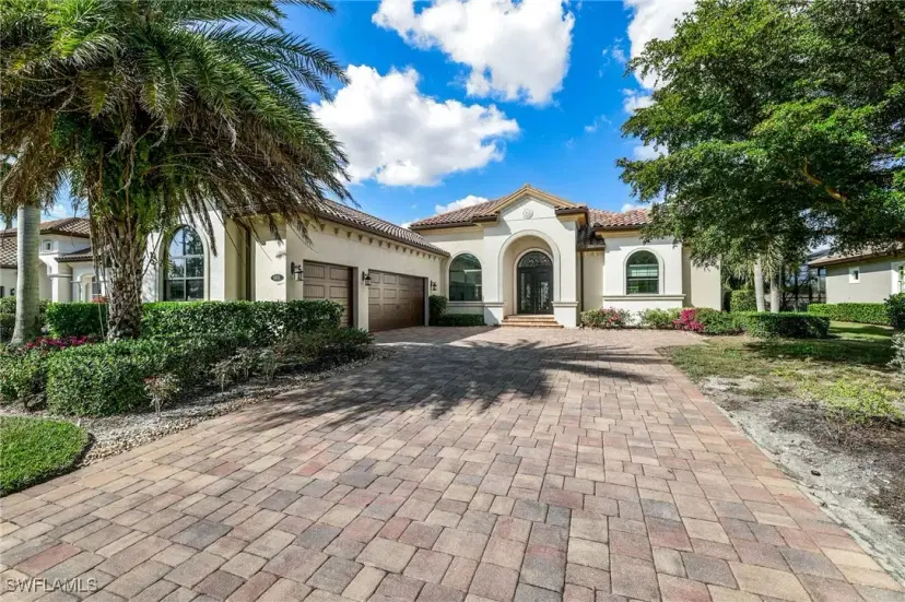 Picture of 6851 Lakewood Isle Dr, Fort Myers FL 33908