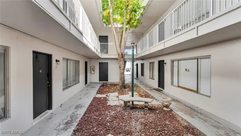 Picture of 1830 Maravilla Ave 105, Fort Myers FL 33901