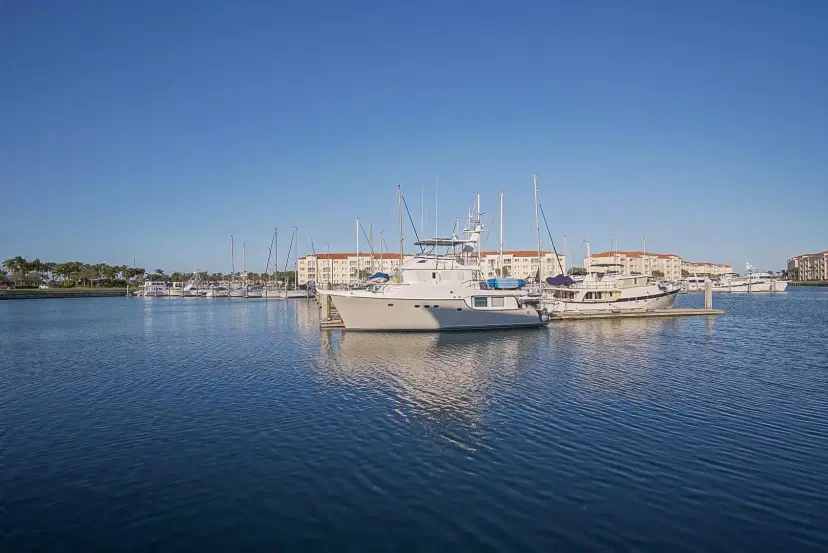 Picture of 13 Harbour Isle Dr W 105, Fort Pierce FL 34949