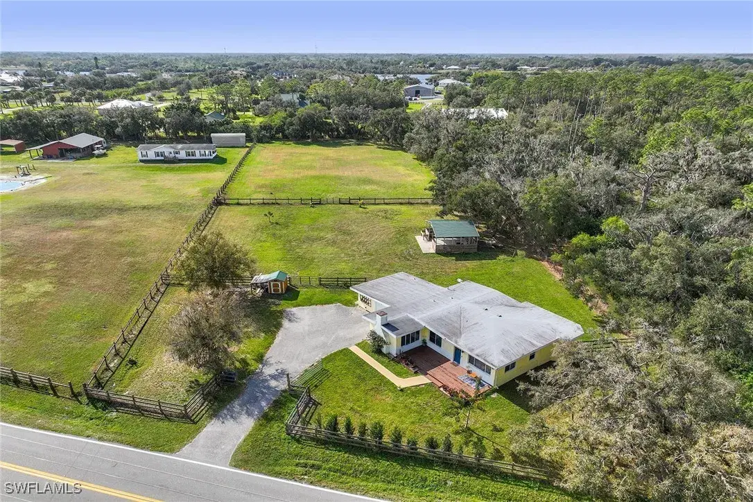 Picture of 15800 N River Rd, Alva, FL 33920