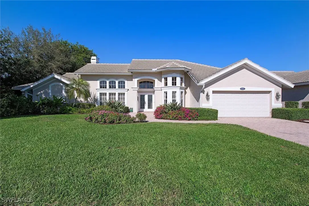 Picture of 812 Bentwood Dr, Naples, FL 34108
