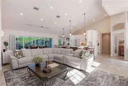 Picture of 812 Bentwood Dr, Naples, FL 34108