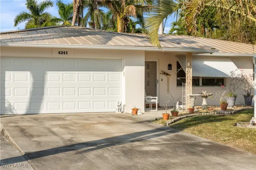 Picture of 4241 Riverview Rd, Fort Myers FL 33905