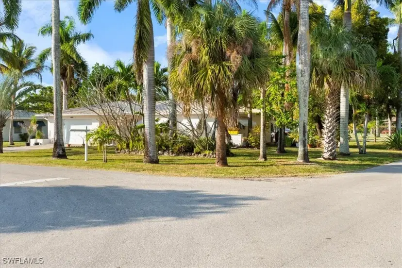 Picture of 4241 Riverview Rd, Fort Myers FL 33905